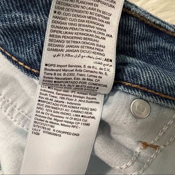 Old Navy Plus Cropped Dad Jean Medium Wash - Picture 12 of 12